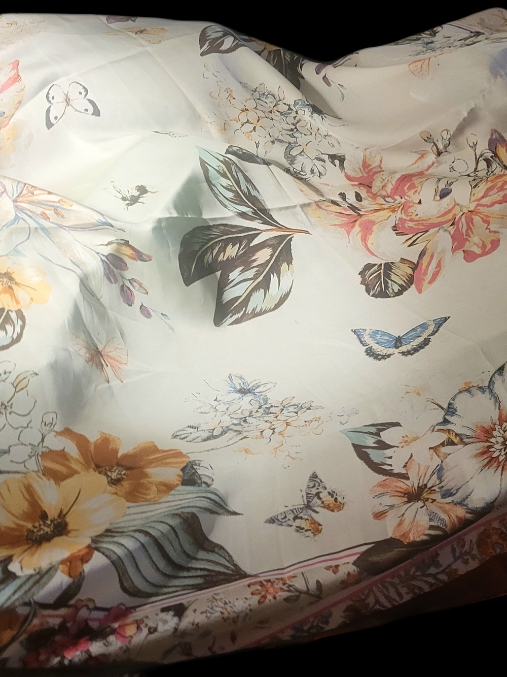 NEW Vince Camuto Floral Fabric Scarf